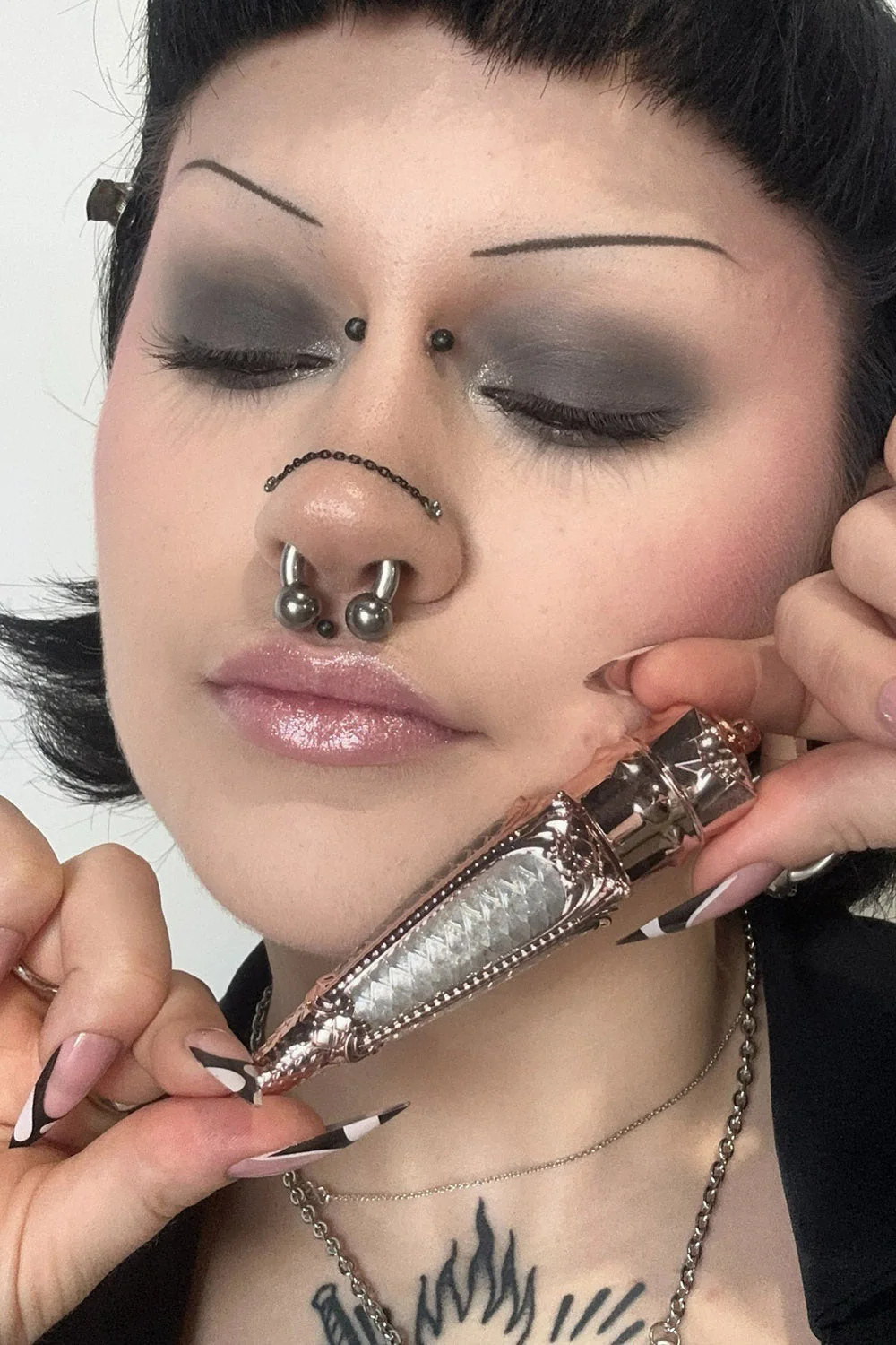 Aurora Crystal Clear Liquid Sparkle Gloss - Image 4