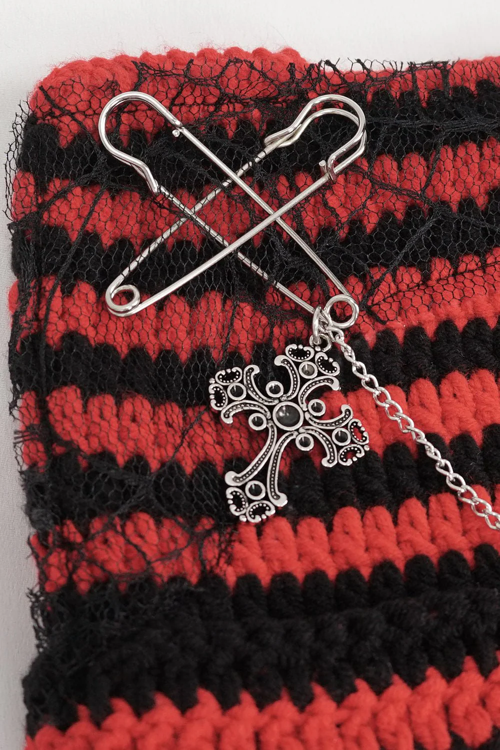 Bad Cat Beanie [BLACK/RED] - Image 6