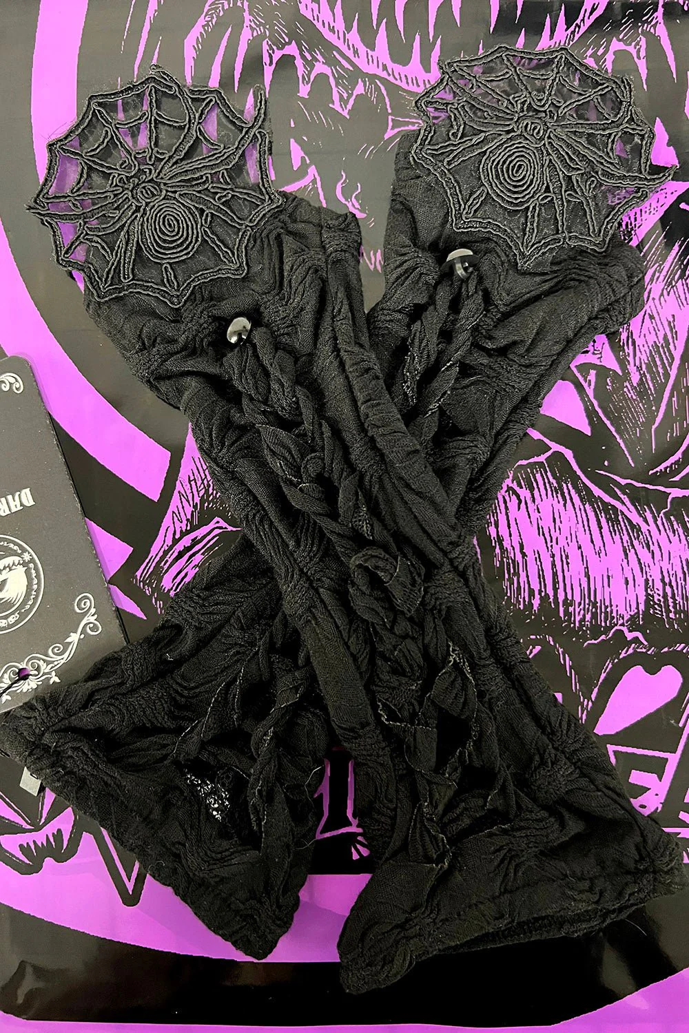 Bitten Black Widow Gloves - Image 2