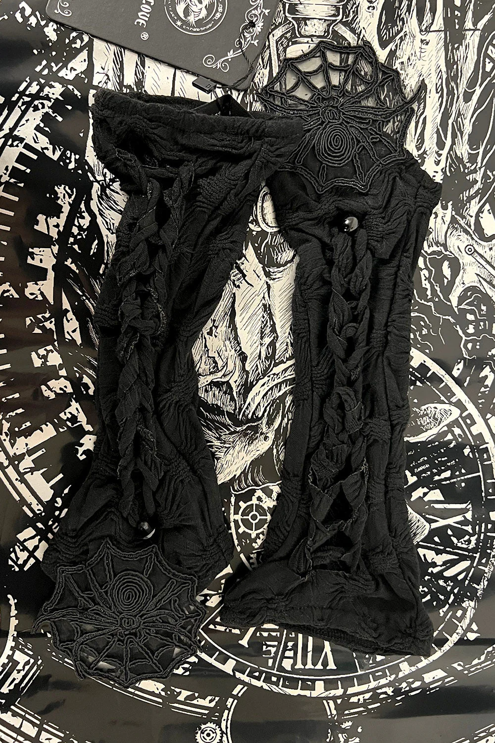 Bitten Black Widow Gloves - Image 4