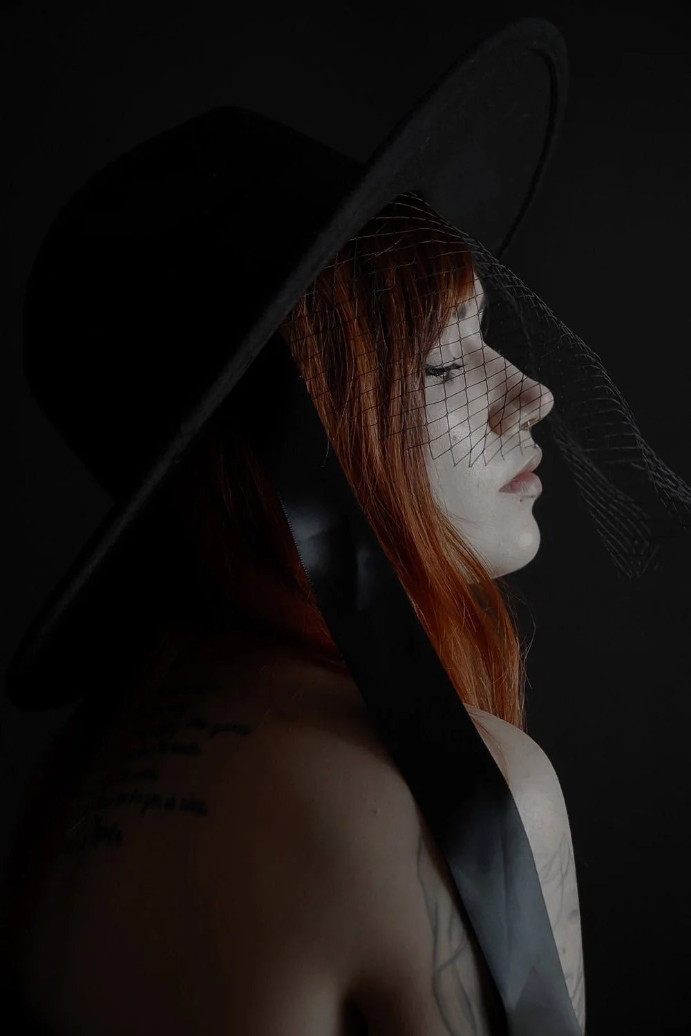 Black Veiled Hat - Image 7