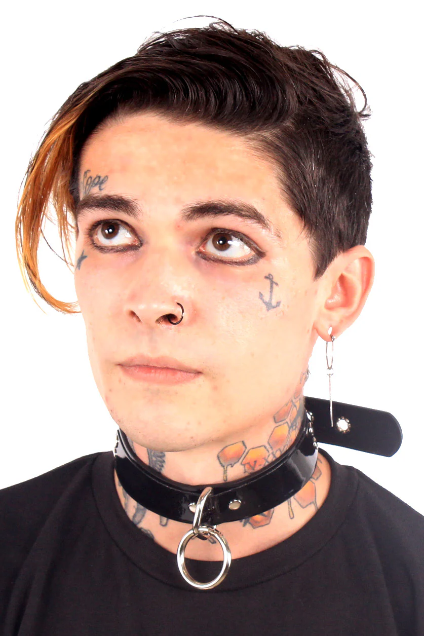 Vinyl Vixen Bondage Choker [Shiny Black]