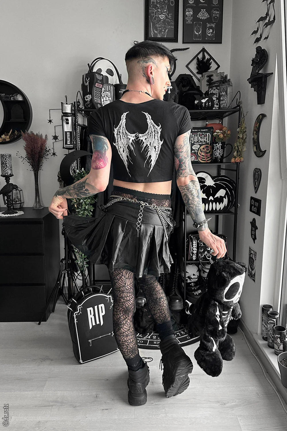 Broken Batwings Crop Top - Image 16