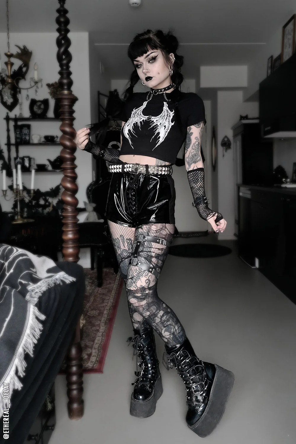 Broken Batwings Crop Top - Image 6