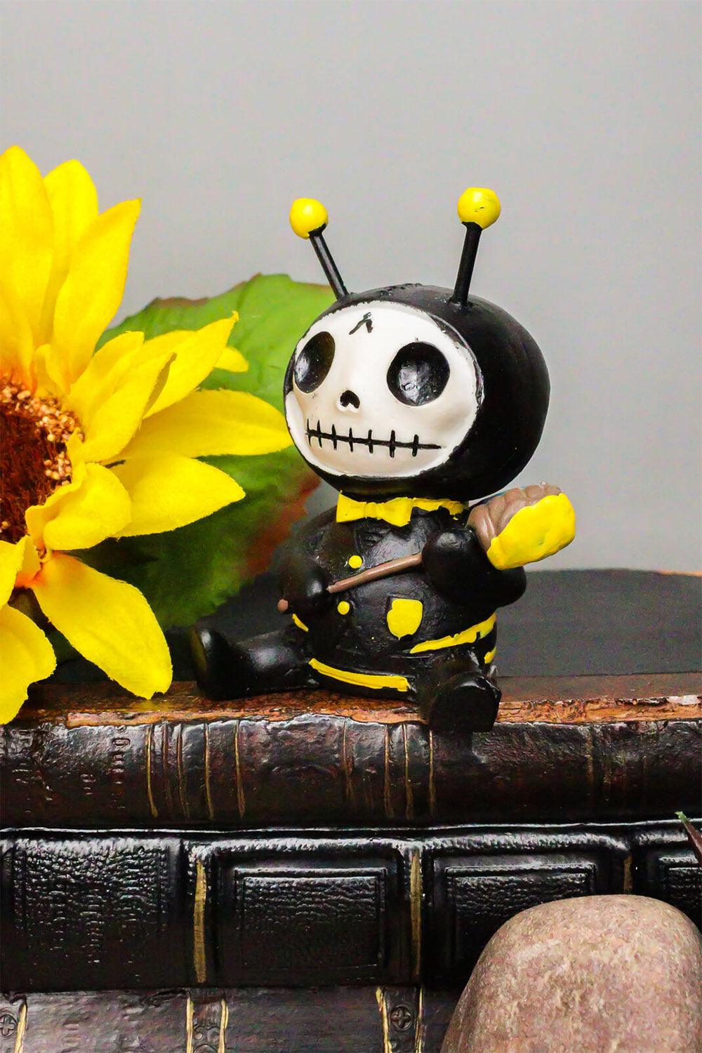 Bumble Bee Buzz Statue - Image 4