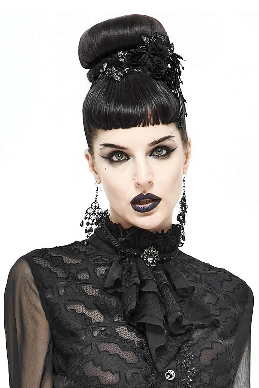 Carmilla Ruffled Lace Cravat