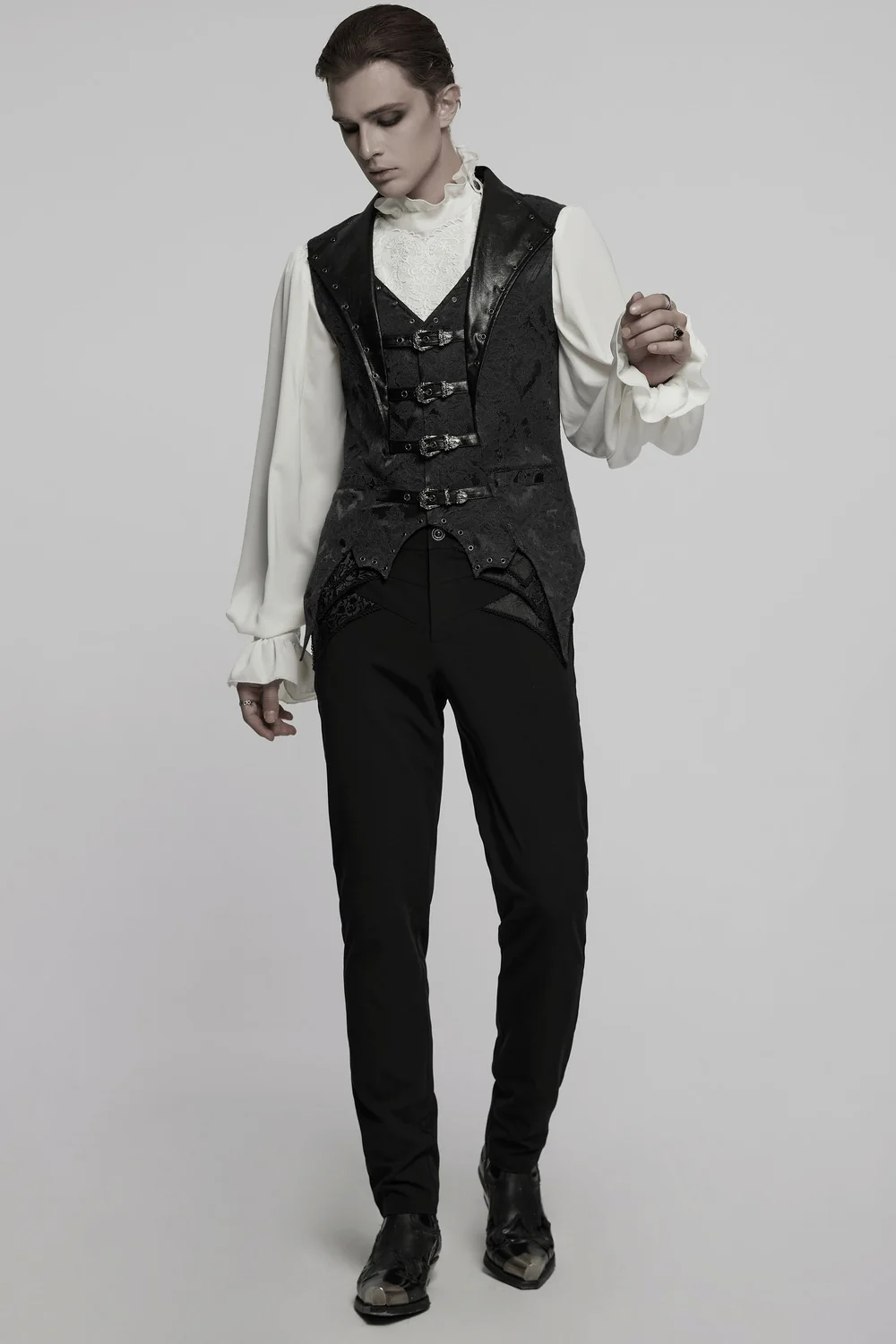Castle Dracul Bat Hem Vest - Image 6
