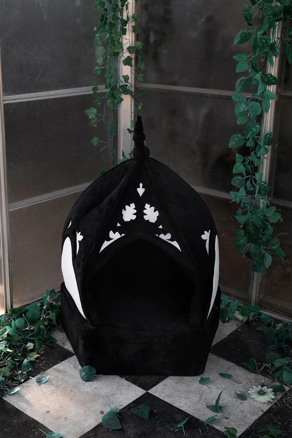 Cathedral Pet Bed - Image 3