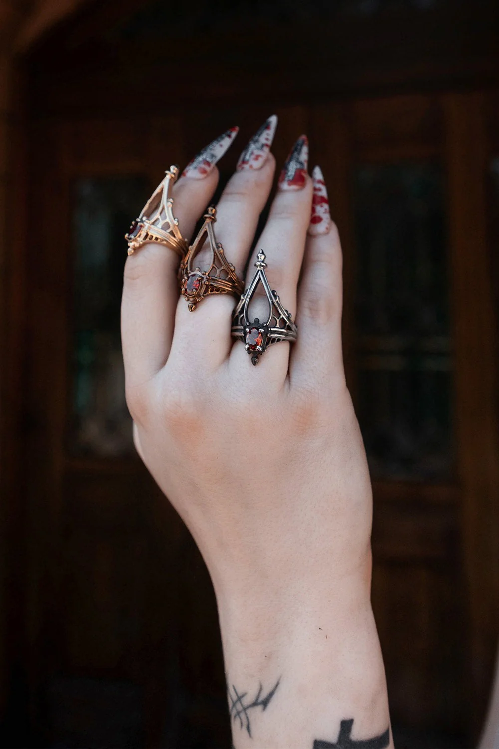 Cathedral Solace Ring [CHAMPAGNE GOLD] - Image 5