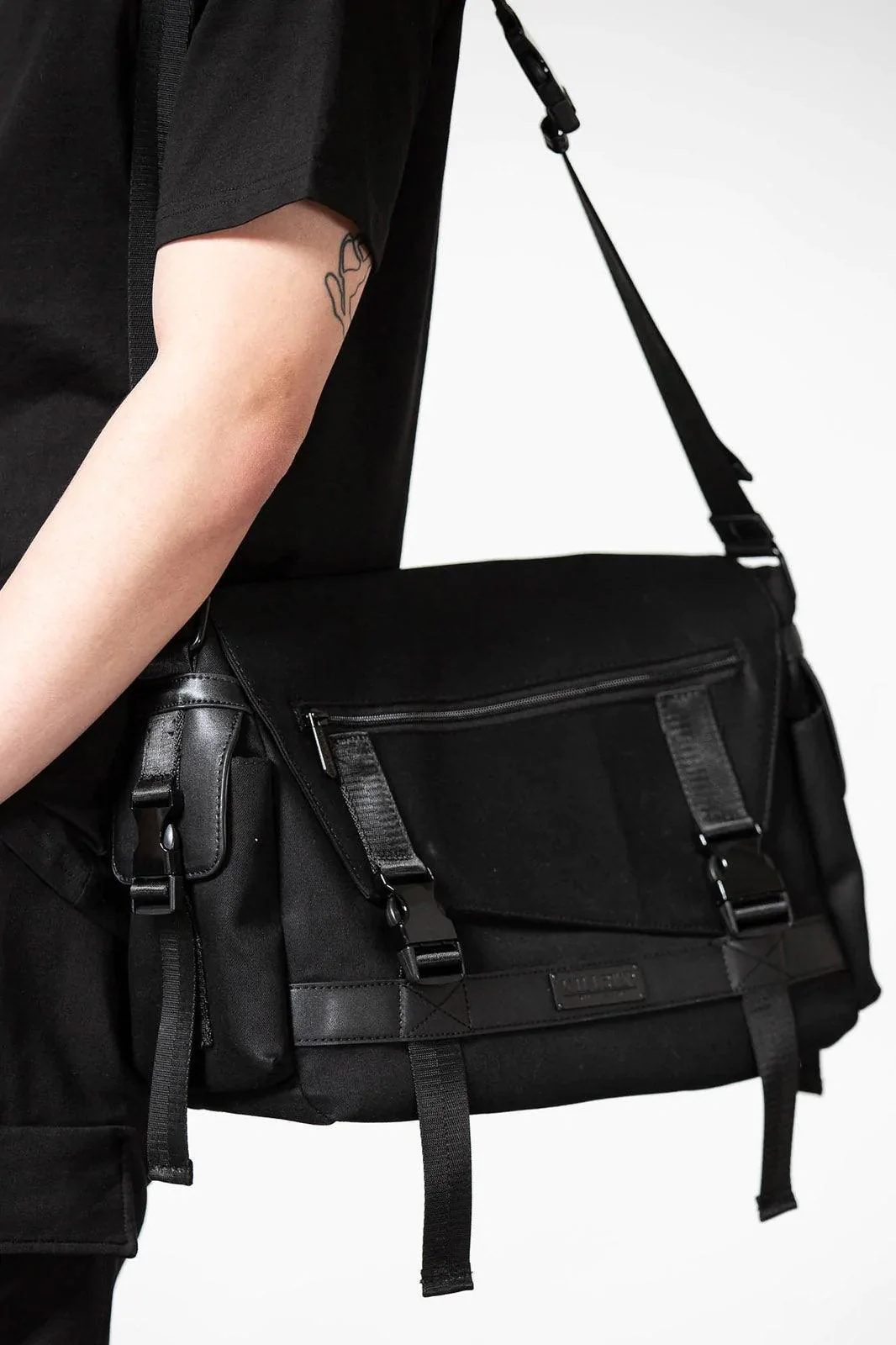 Chromer Messenger Bag - Image 2