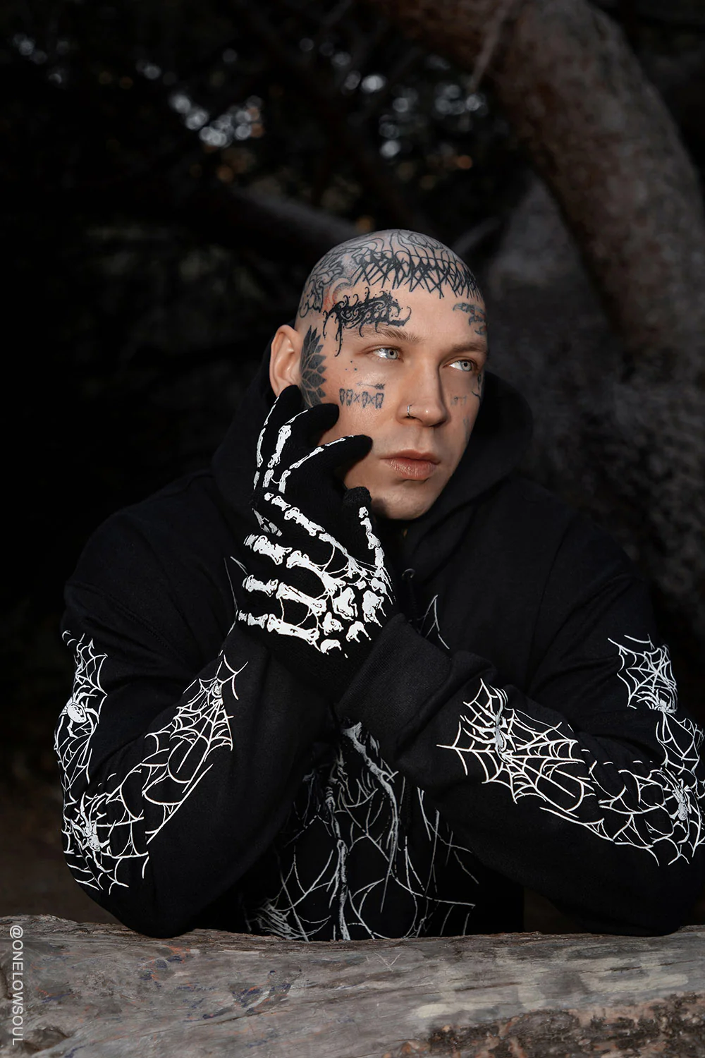 Dead Inside Skeleton Gloves [Full Finger] - Image 4