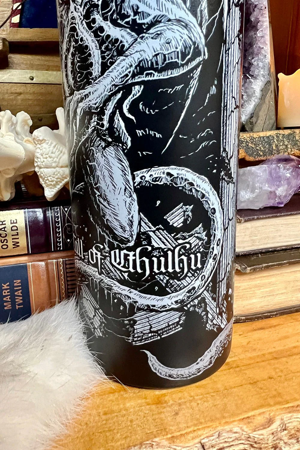 Cthulhu 24 Oz Water Bottle Tumbler - Image 11