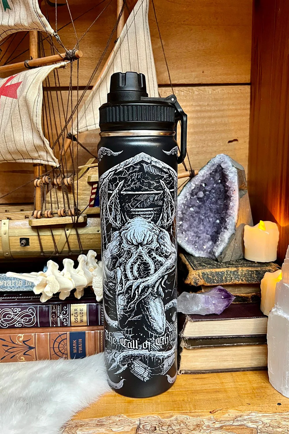 Cthulhu 24 Oz Water Bottle Tumbler - Image 2