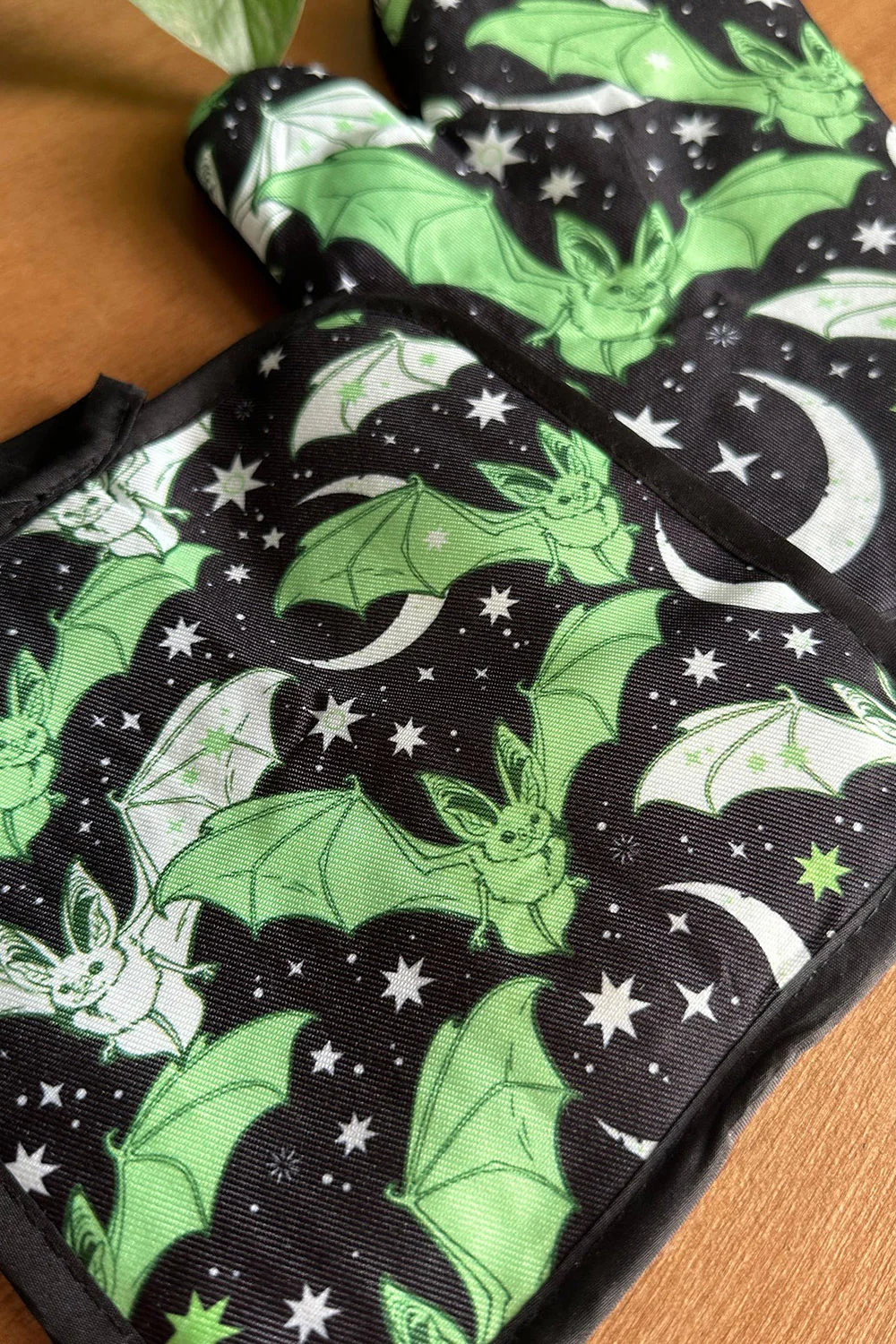 Dead at Dawn Oven Mitt Set - Image 2