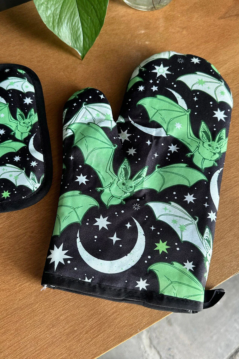 Dead at Dawn Oven Mitt Set - Image 3