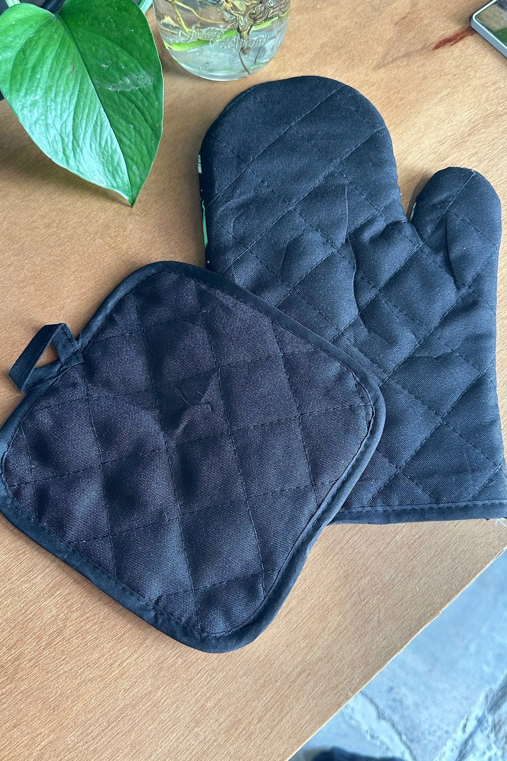 Dead at Dawn Oven Mitt Set - Image 4