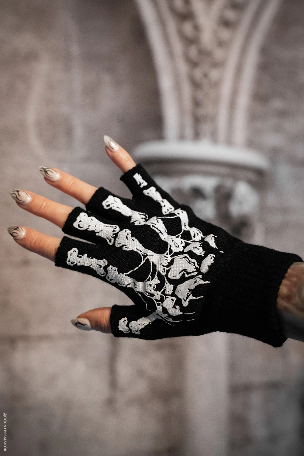Dead Inside Skeleton Gloves [Fingerless] - Image 2