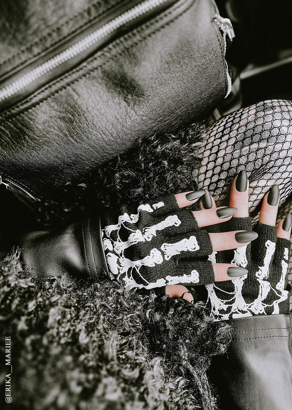 Dead Inside Skeleton Gloves [Fingerless] - Image 8