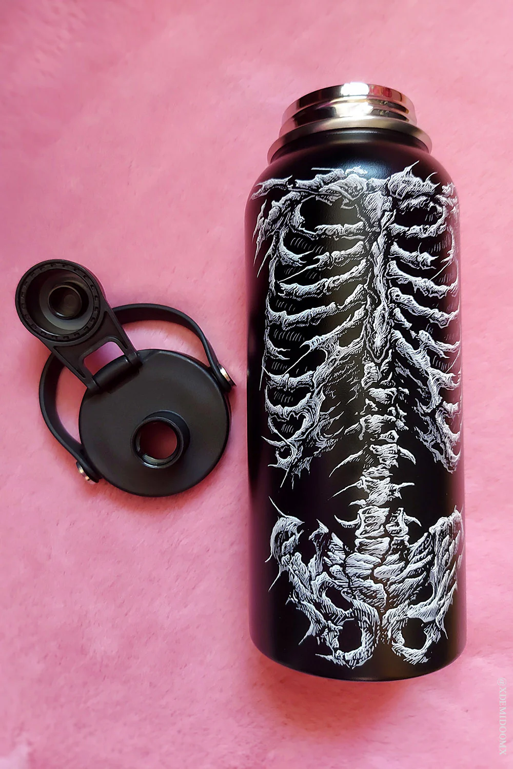 Dead Inside Skeleton 32 Oz Water Bottle - Image 10
