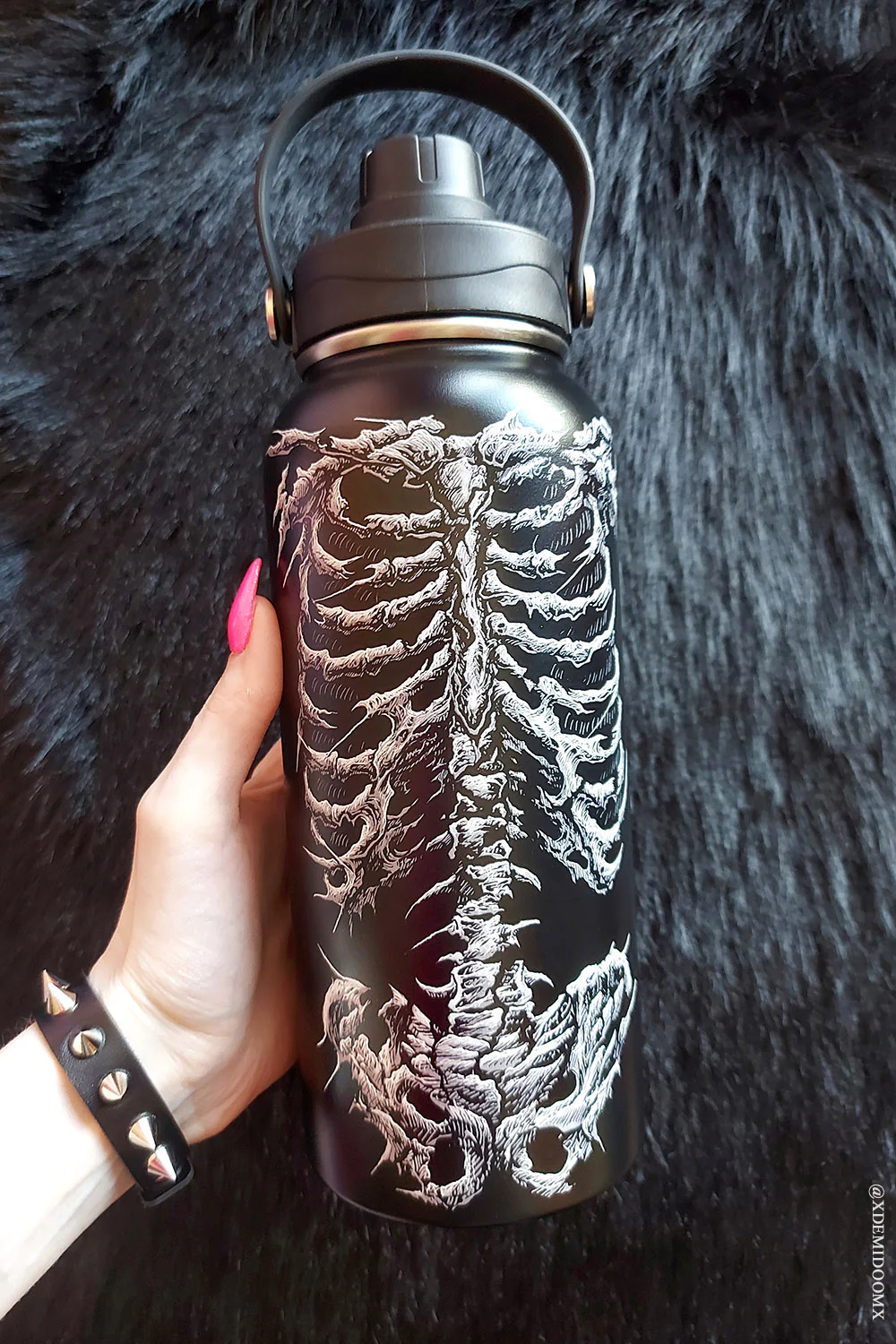 Dead Inside Skeleton 32 Oz Water Bottle - Image 8