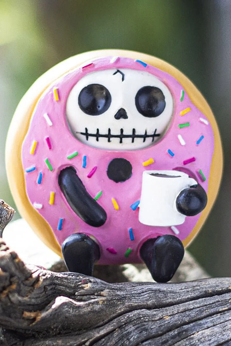Donatsu The Donut Statue - Image 2