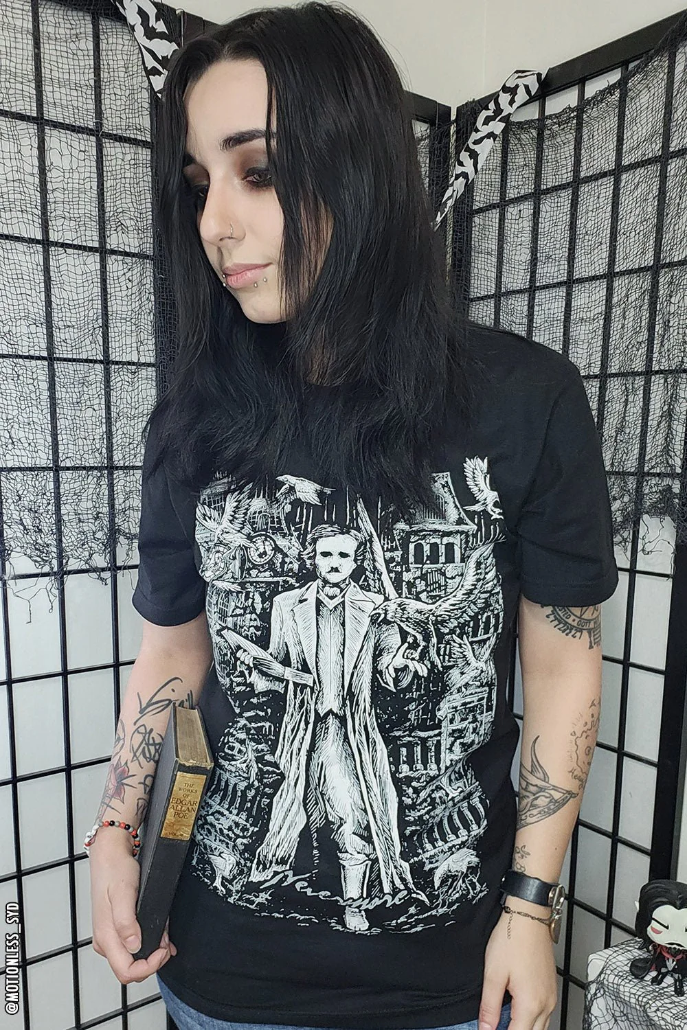 Edgar Allan Poe T-shirt - Image 11