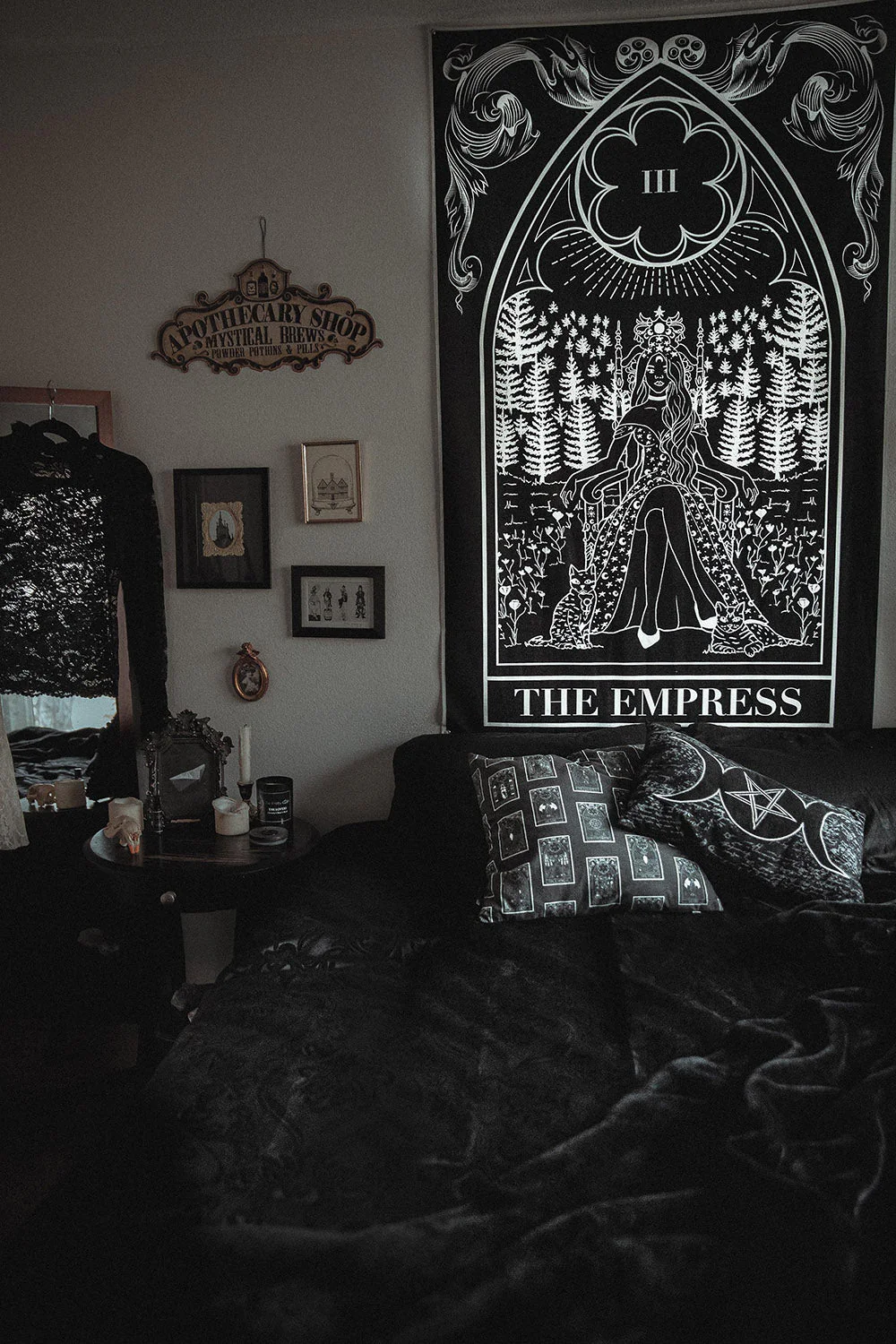 Empress Tapestry - Image 2