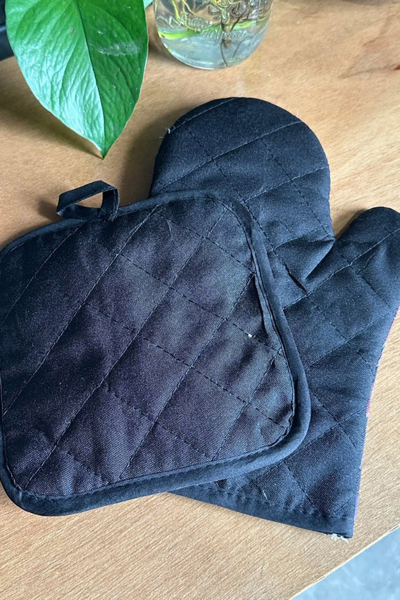 Flowering Foxglove Oven Mitt Set - Image 3