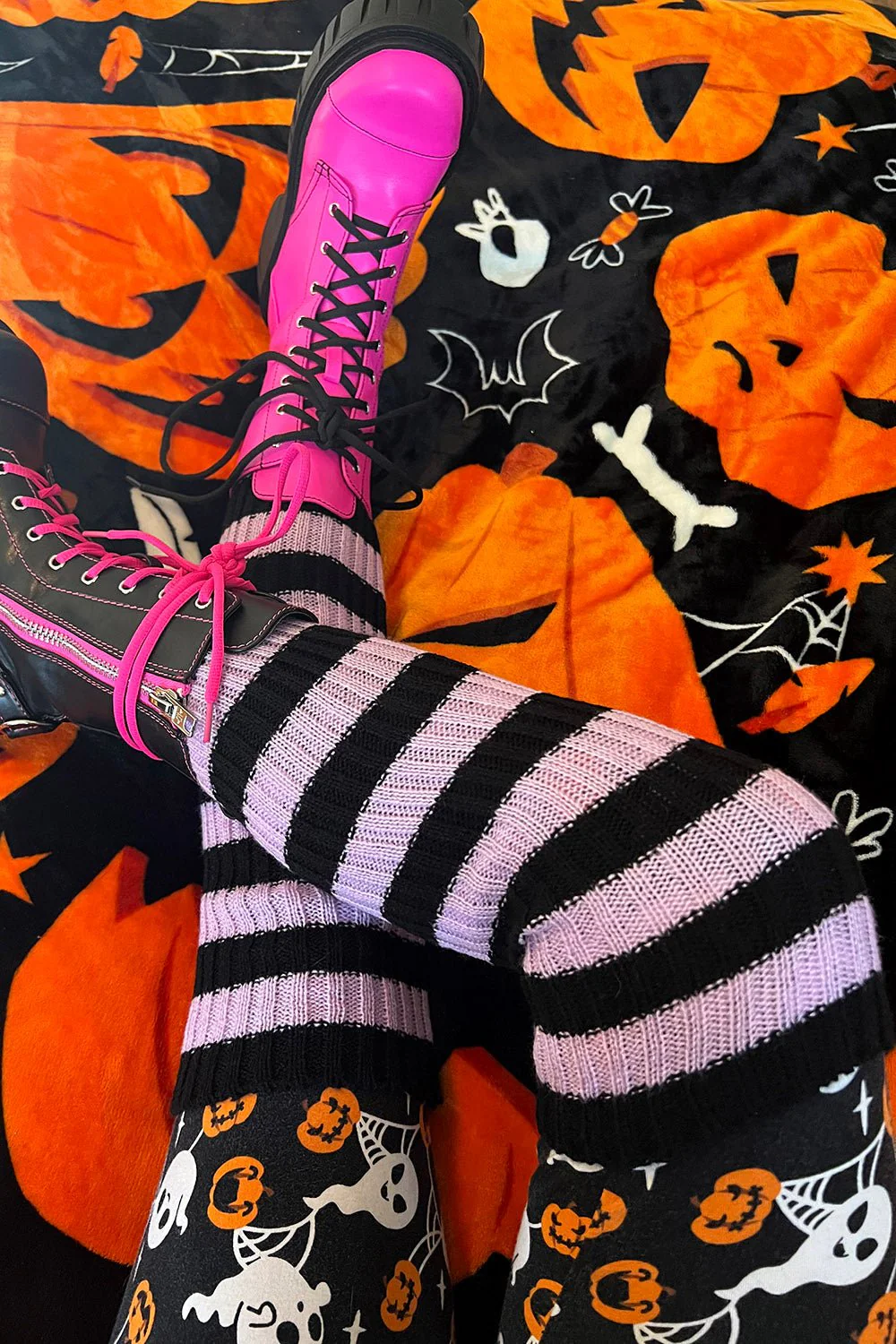 Funeral Flowers Striped Leg Warmers [Black/Purple] - Image 8
