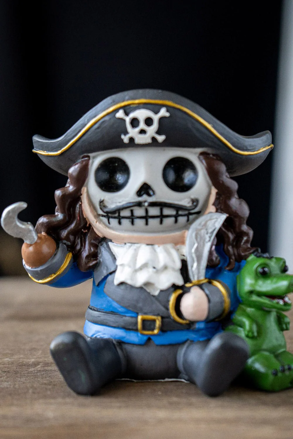 Furrybones Captain Hook Statue - Image 4