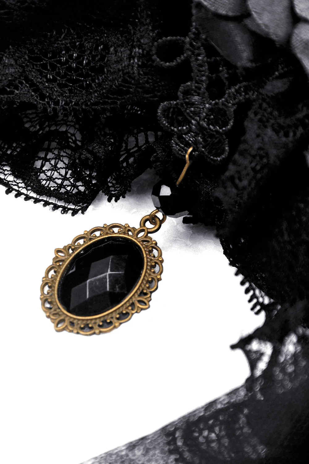 Graveyard Witch Veiled Headdress - Image 8