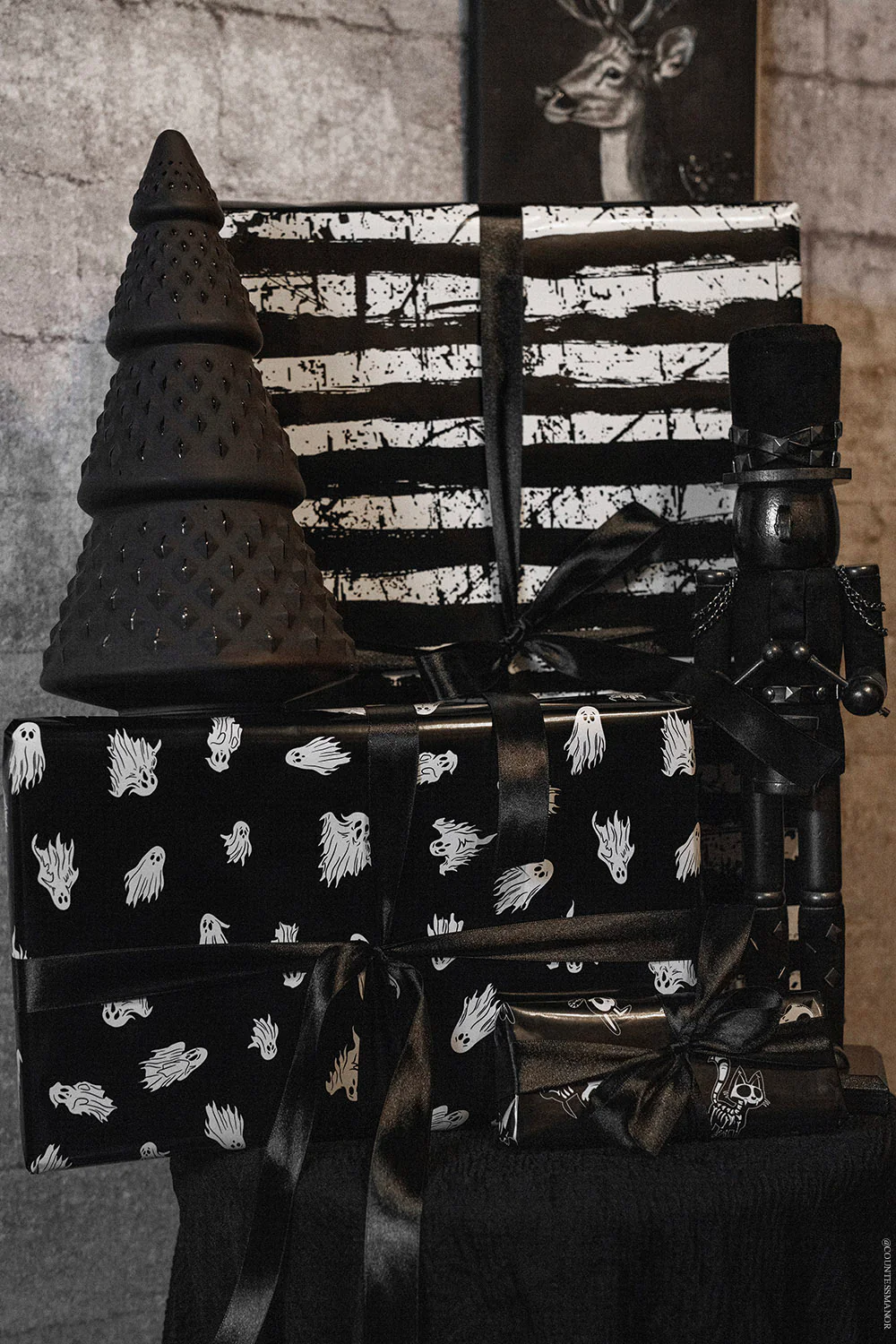 Halloween Ghosts Wrapping Paper [30" X 196"]