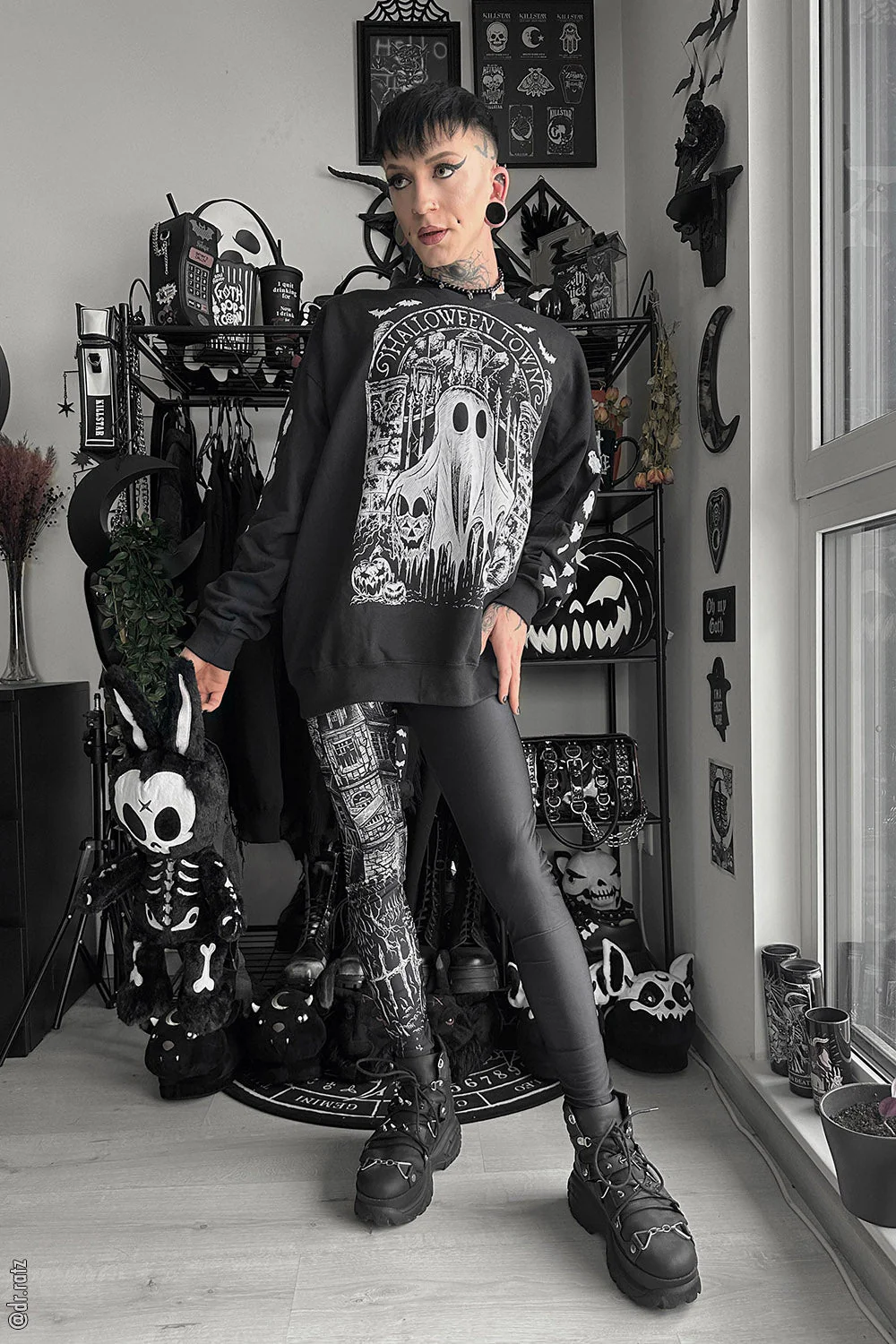 Halloween Town Ghostie Sweatshirt - Image 11