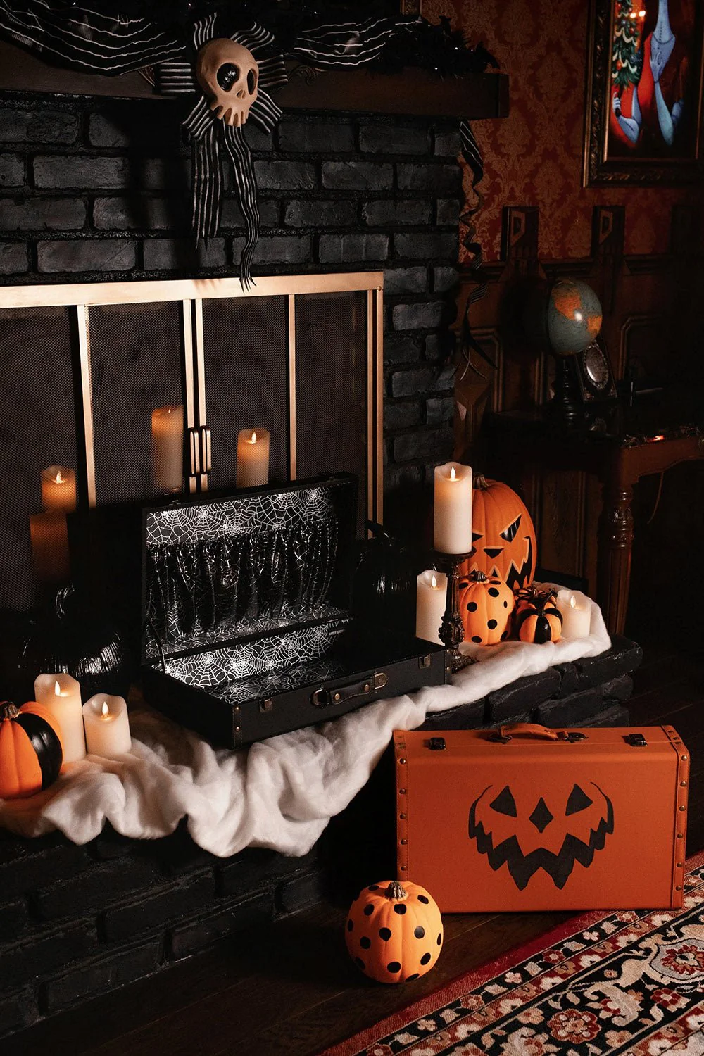 Haunted Hallows Trunk [BLACK/SPIDERWEBS] - Image 11