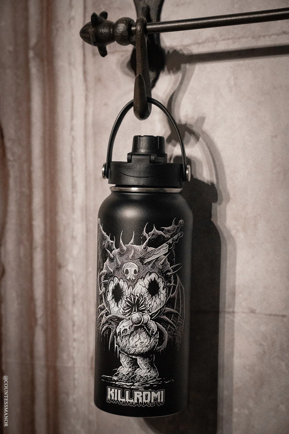Hell Kitty 32 Oz Water Bottle - Image 6