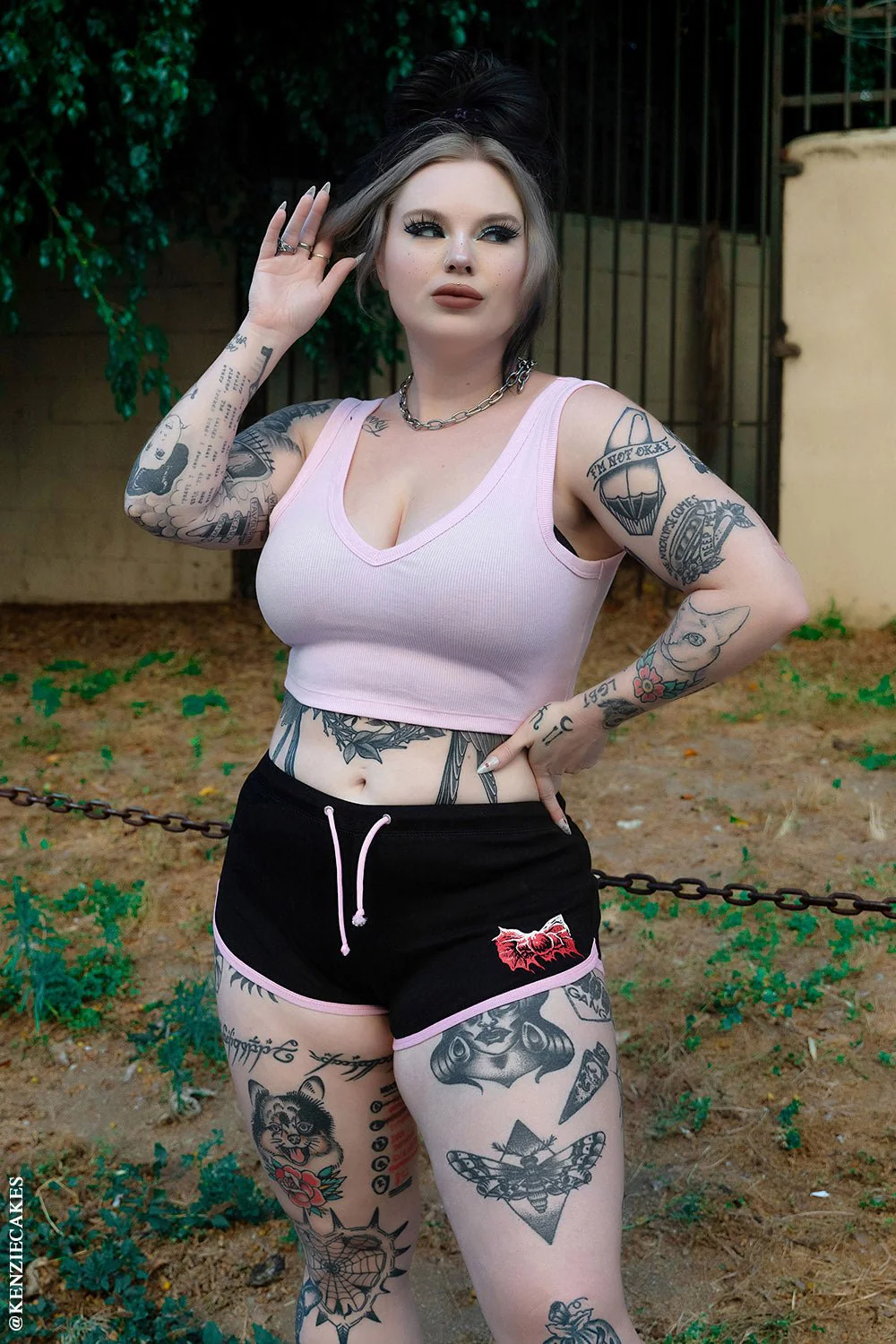 Hell Kitty Short Shorts [VampireFreaks X Too Fast] - Image 3