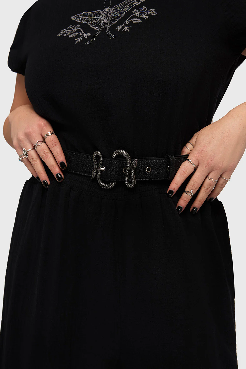 In the Hollow Snake Buckle Belt - Image 5