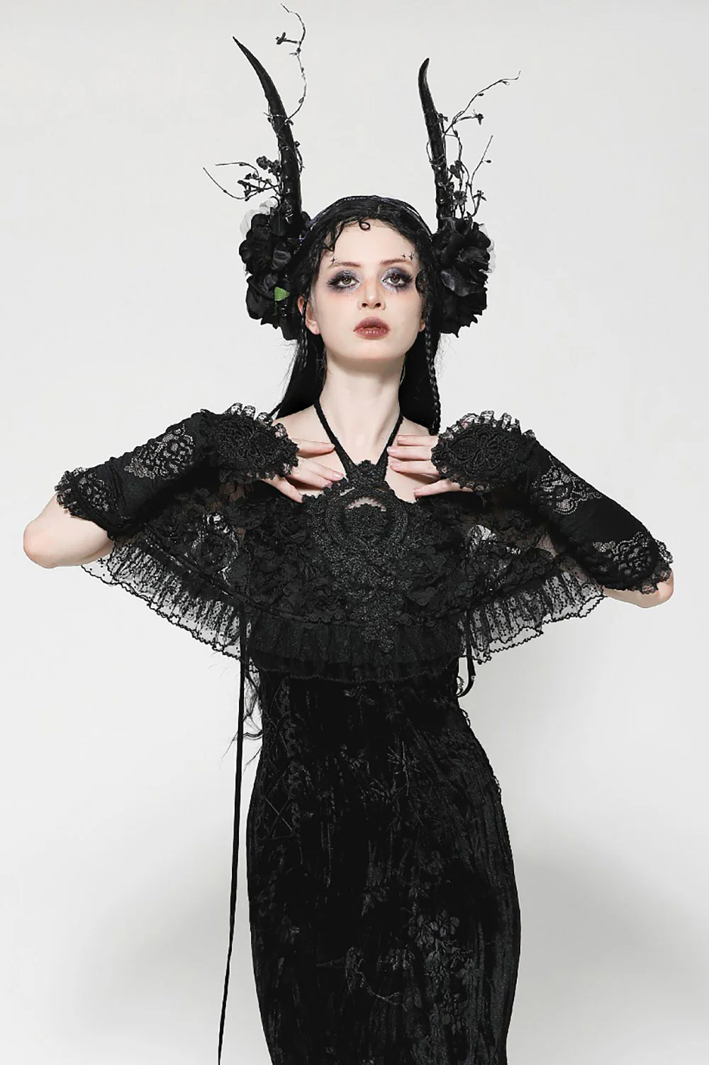 La Muerte Lace Gothic Gloves - Image 5
