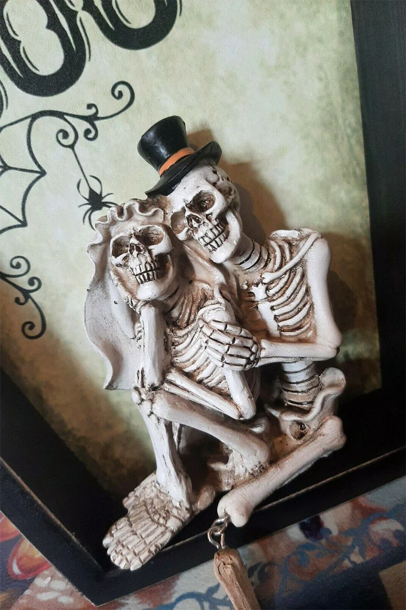 Life is Scary Find Your Boo Skeleton Wall Plaque - Image 3