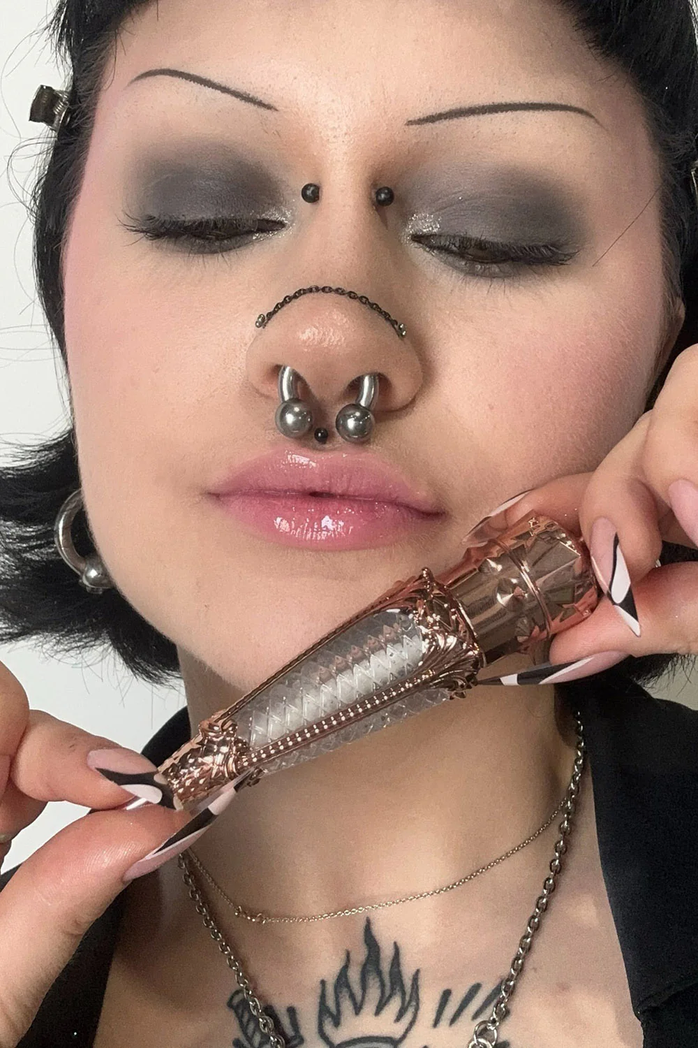 Liquid Luxe Lip Gloss [Dream Bubble] - Image 3