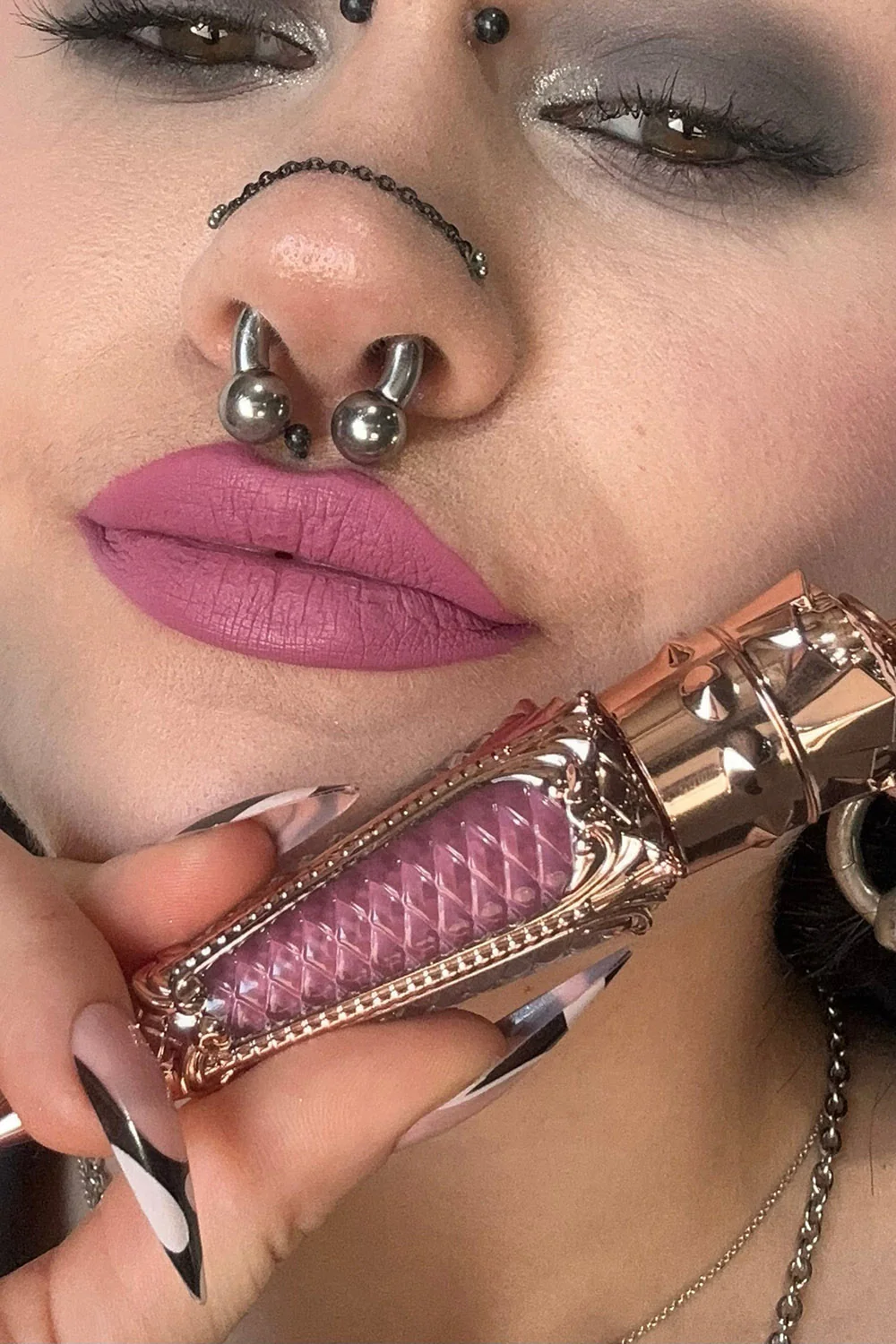 Liquid Velvet Lipstick [Abigail] - Image 4