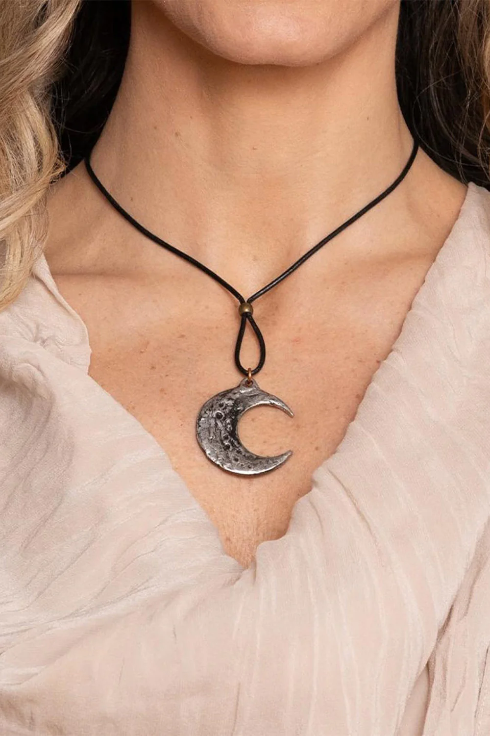 Luna Pendant