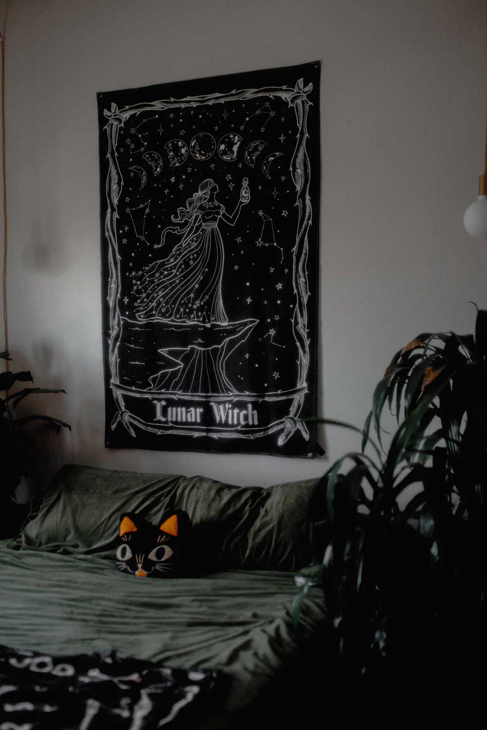 Lunar Witch Oracle Tapestry - Image 4