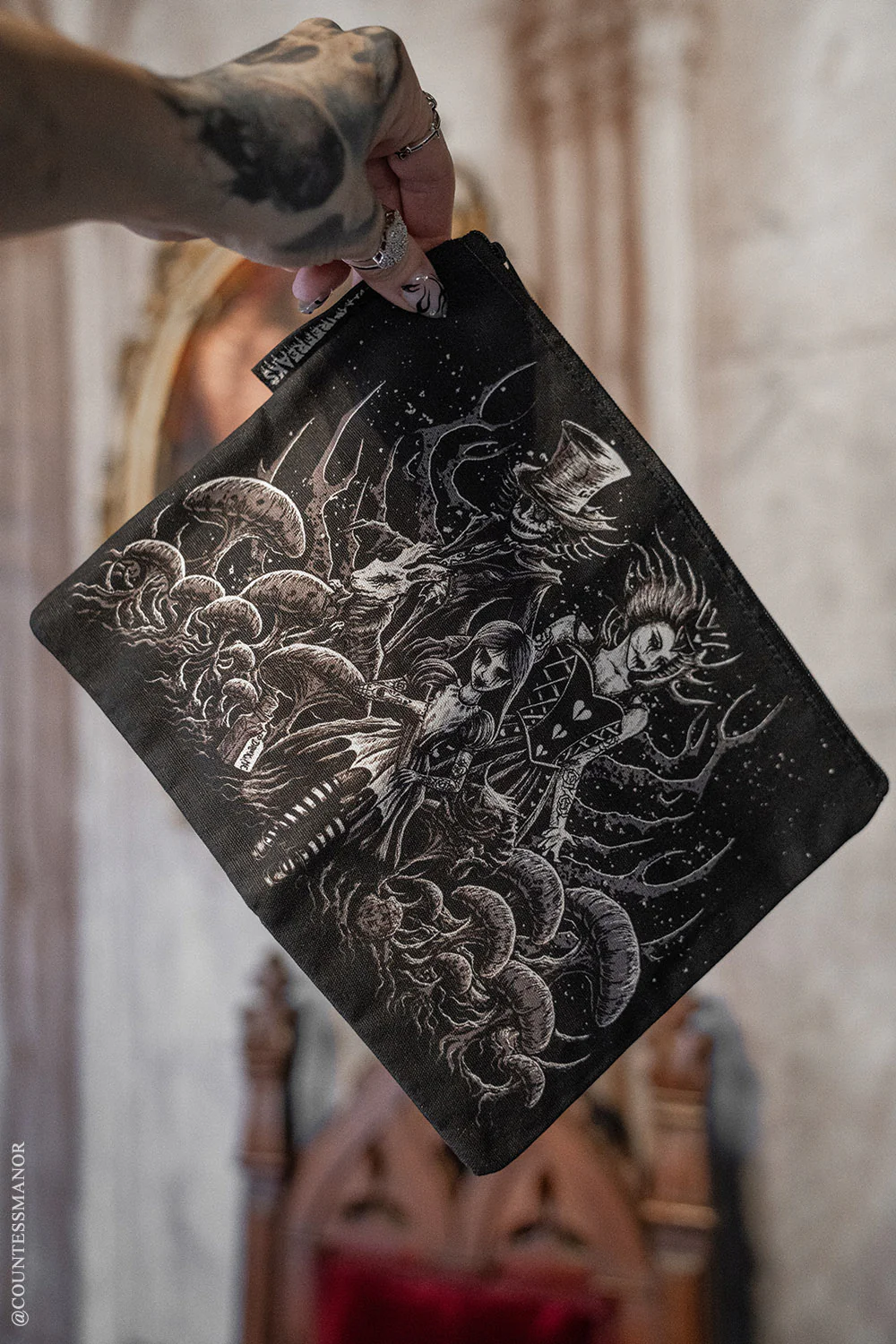 Malice In Wonderland Makeup Bag - Image 3