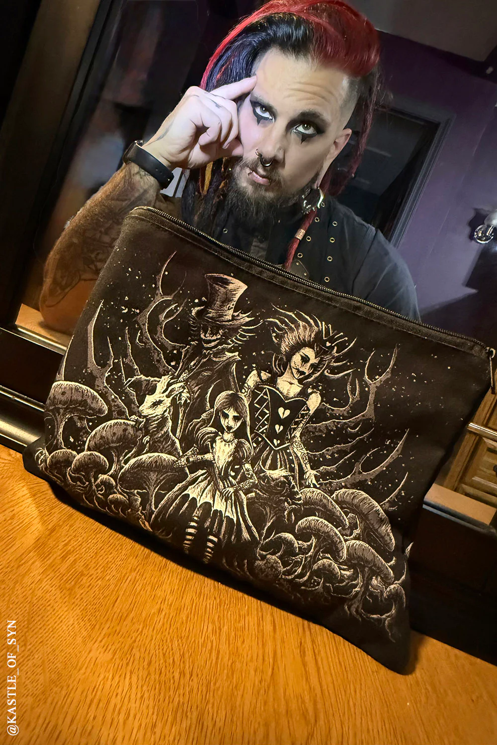 Malice In Wonderland Makeup Bag - Image 7
