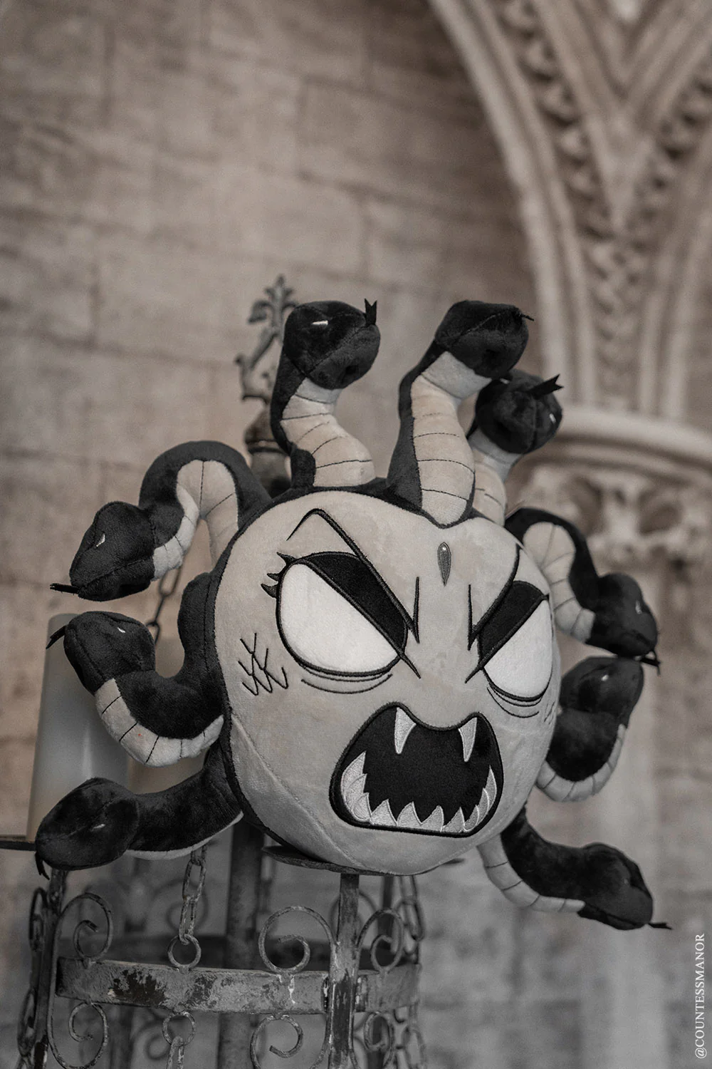 Medusa's Head Plush Toy - Image 5
