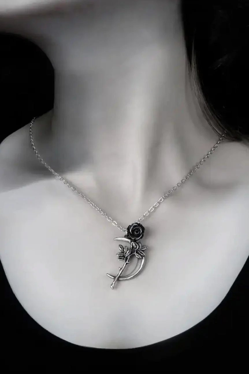 New Romance Pendant - Image 2