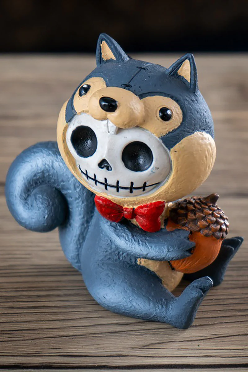 Nibbles the Spooky Squirrel Statue - Image 5
