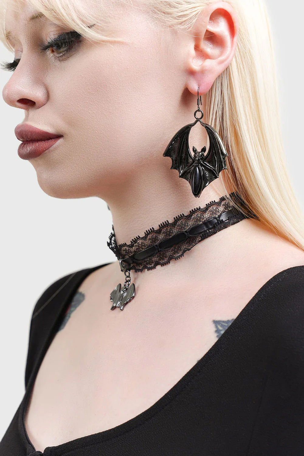 Night Embrace Earrings [Dark Silver] - Image 3