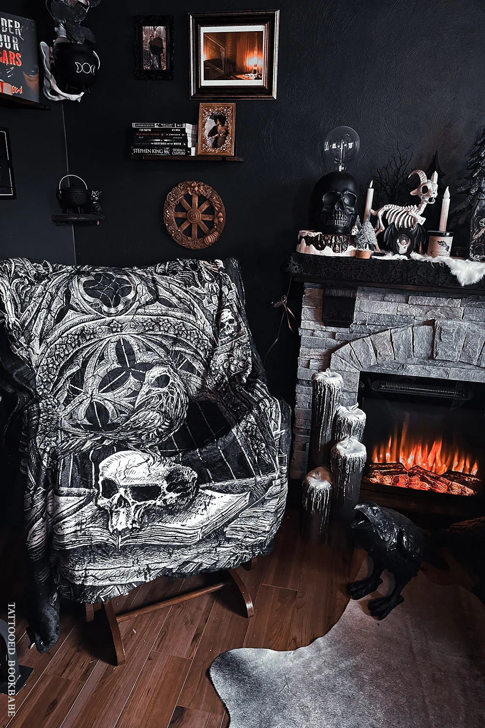 Quoth The Raven Throw Blanket [Gray] - Image 3